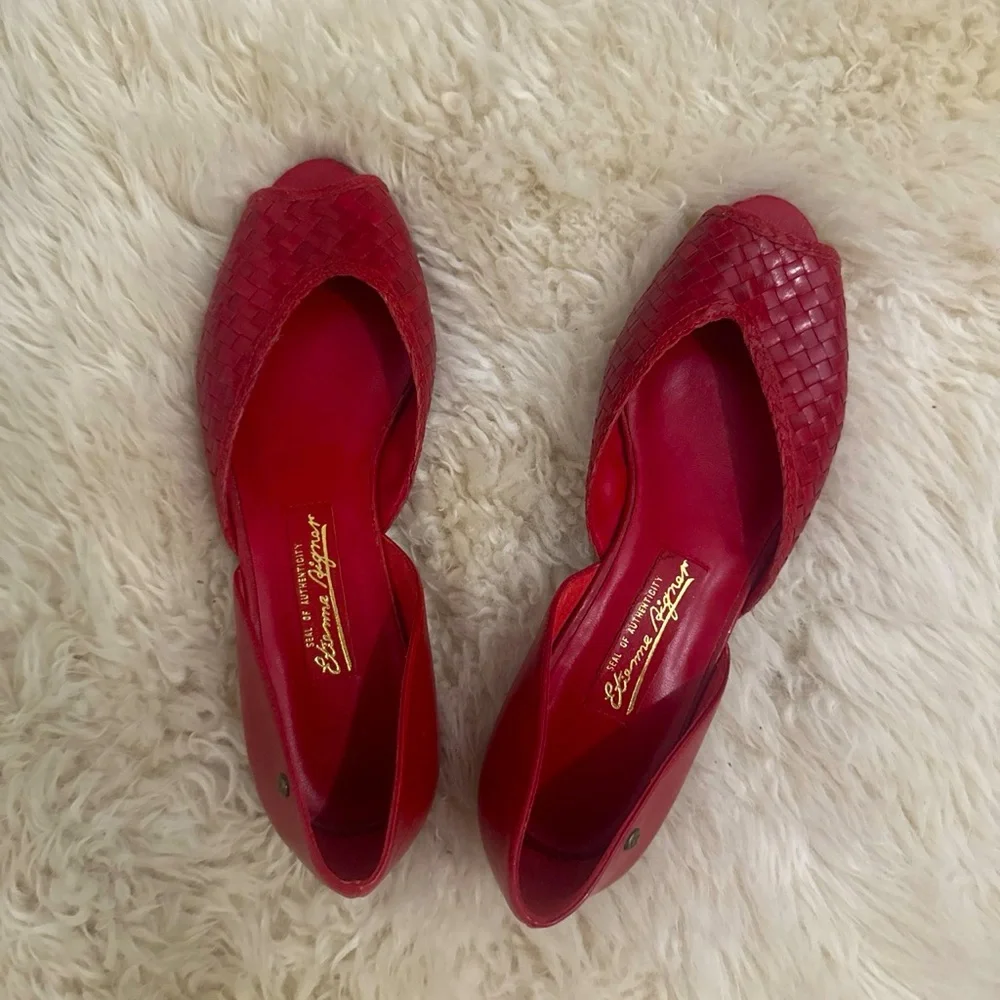 Vintage Etienne Aigner Red woven leather peep toe heels #peep #woven